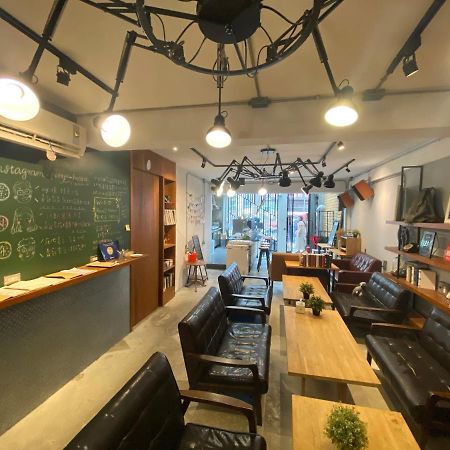 Fengjia Living Lab Hostel台中市 エクステリア 写真
