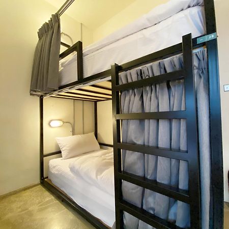 Fengjia Living Lab Hostel台中市 エクステリア 写真