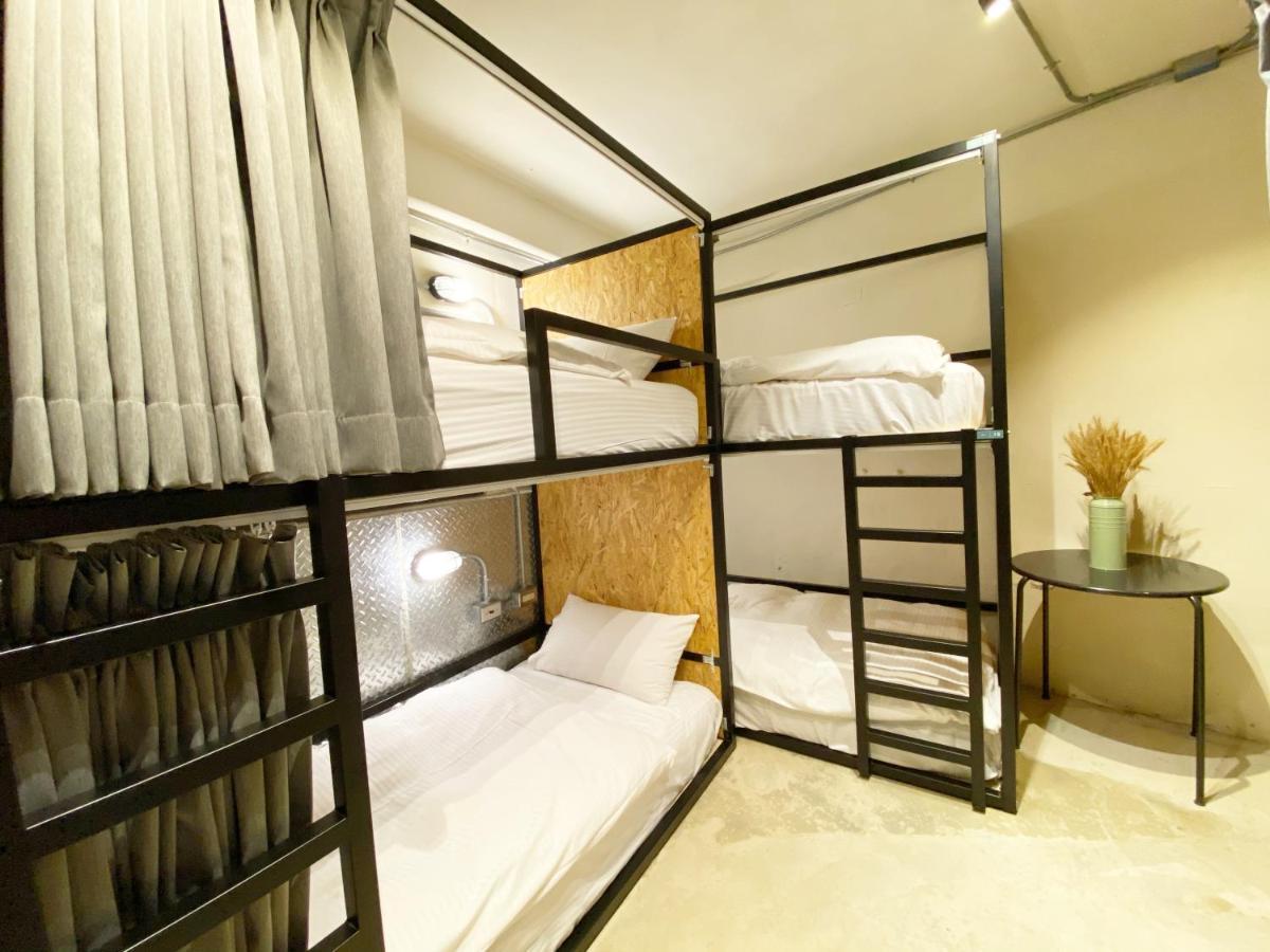 Fengjia Living Lab Hostel台中市 エクステリア 写真