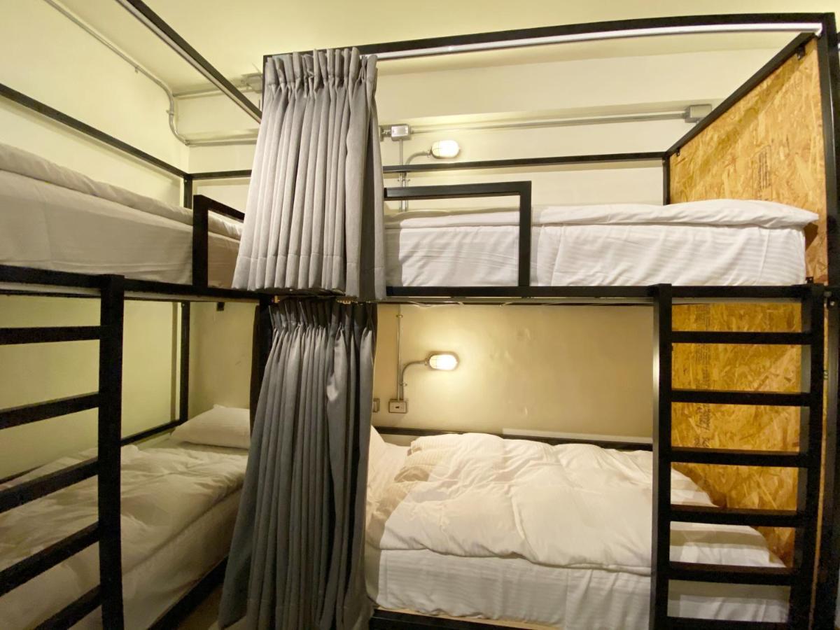 Fengjia Living Lab Hostel台中市 エクステリア 写真