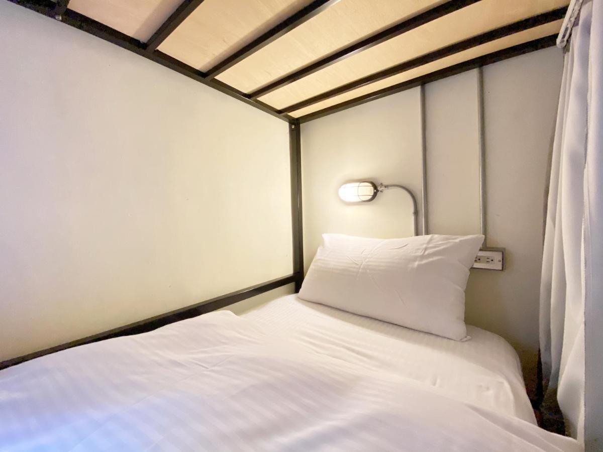 Fengjia Living Lab Hostel台中市 エクステリア 写真